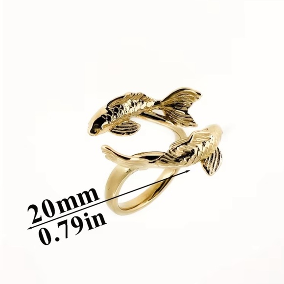 Silver Fish Design Ring. - Picture 3 of 4